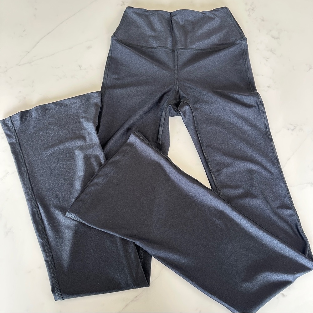 *NWOT* Tiger Friday black Retro Flare leggings - Adult Medium🖤🐯